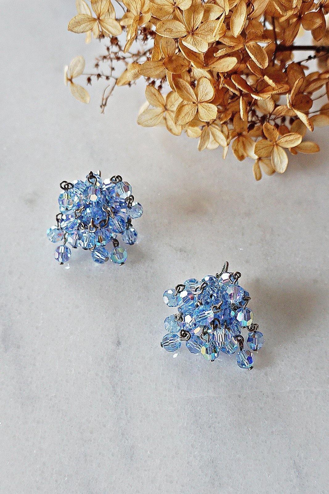 Vintage Aurora Borealis Sky Cluster Earrings-closiTherapi | vinTage