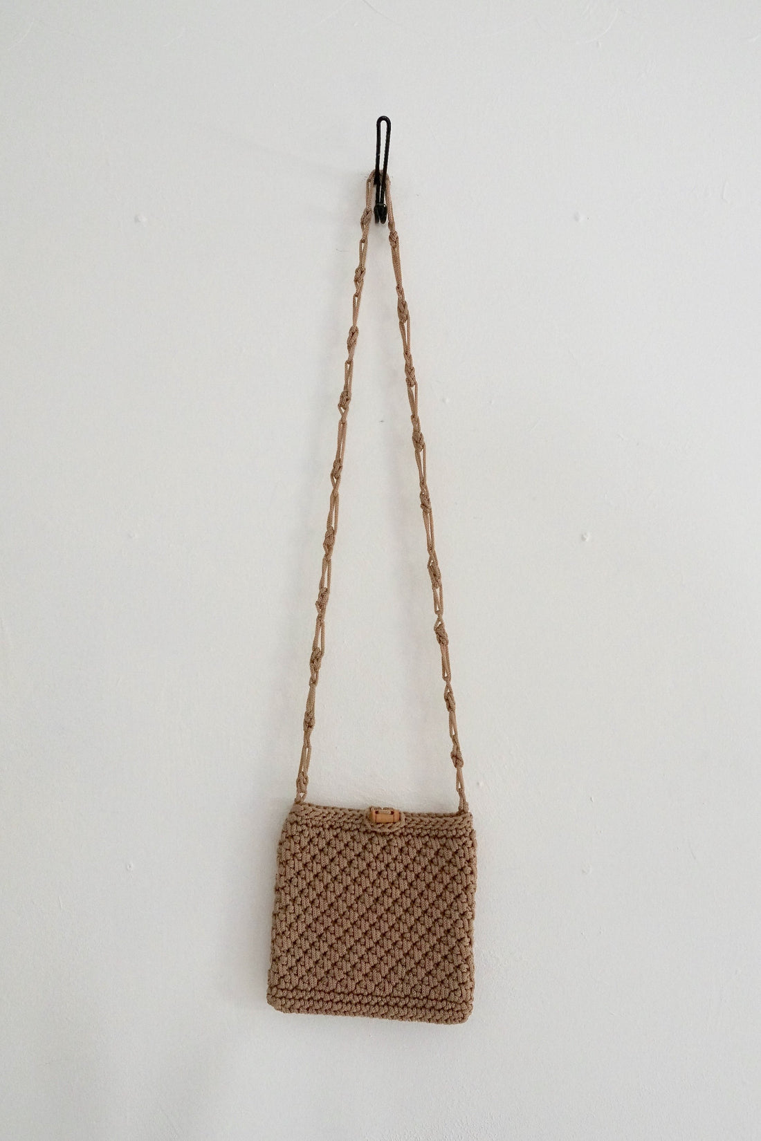 Vintage Biscuit Macrame Bag-closiTherapi | vinTage