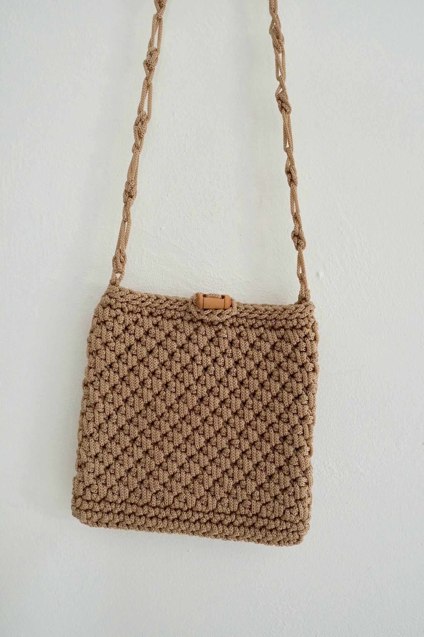 Vintage Biscuit Macrame Bag-closiTherapi | vinTage