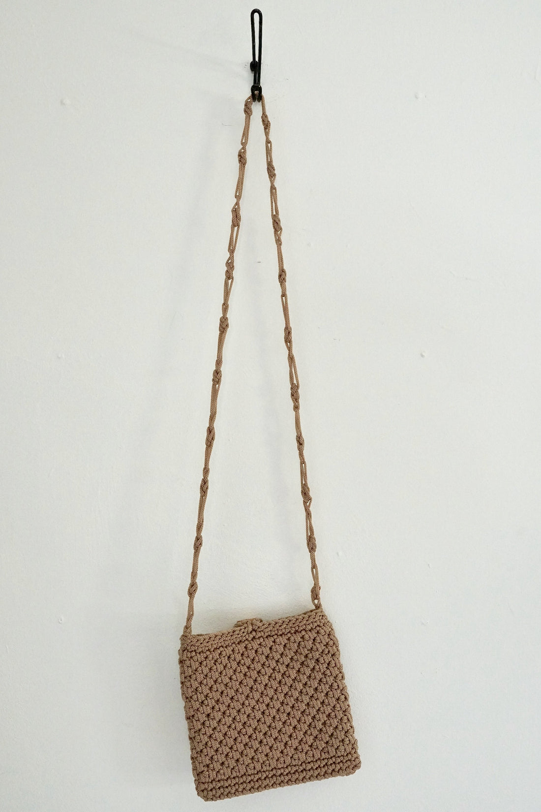 Vintage Biscuit Macrame Bag-closiTherapi | vinTage
