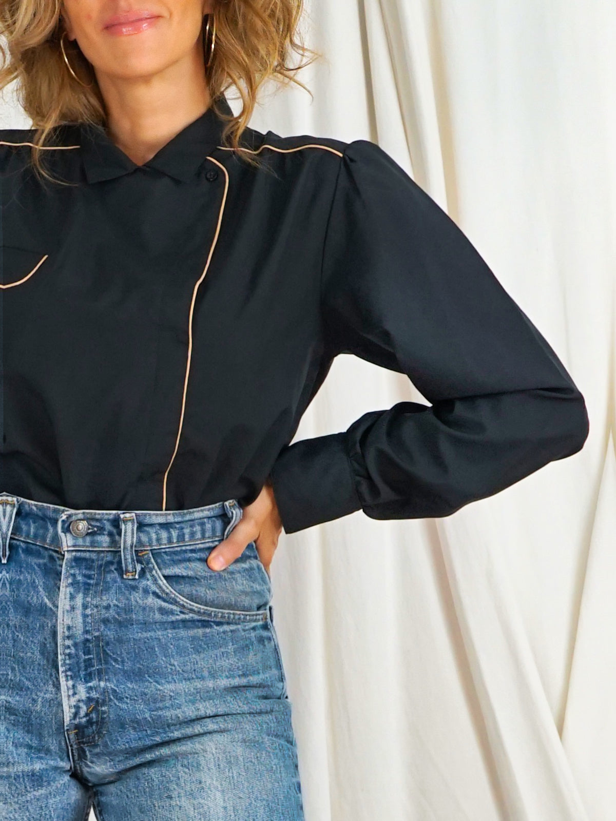 Vintage Black Asymmetric Blouse-closiTherapi | vinTage