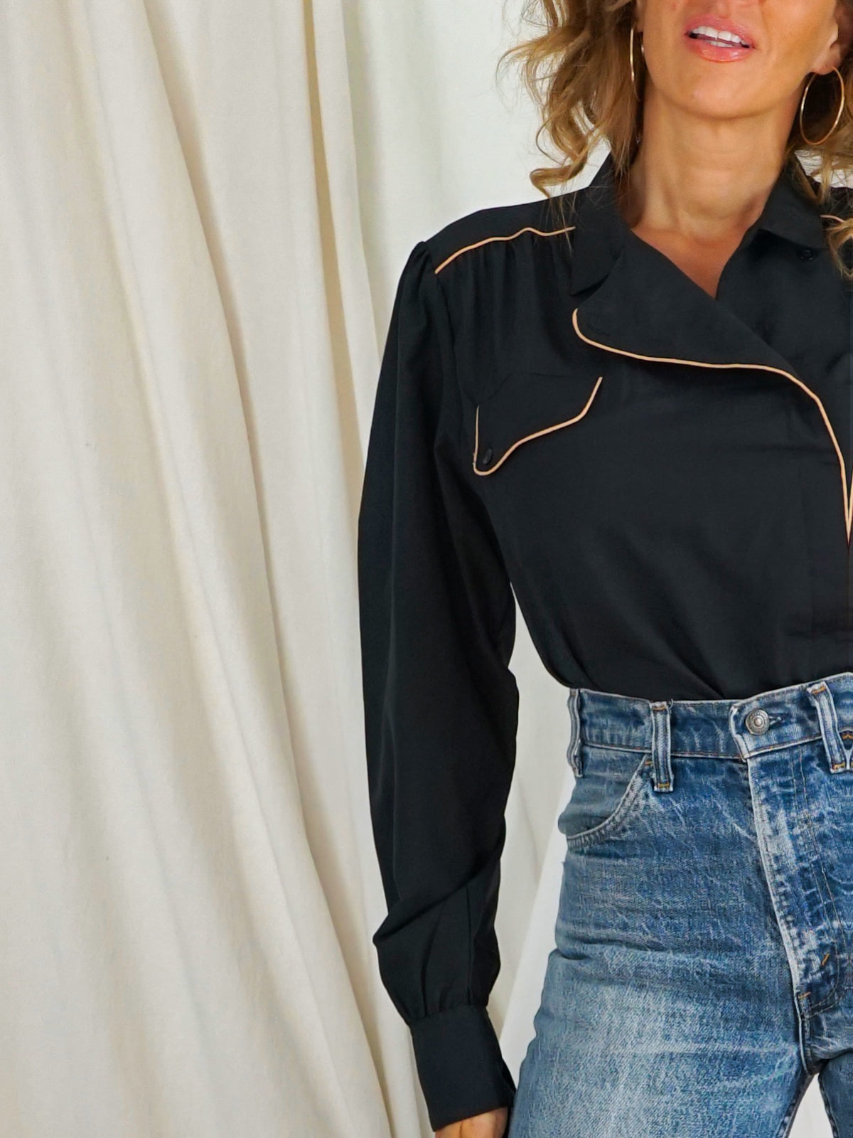 Vintage Black Asymmetric Blouse-closiTherapi | vinTage