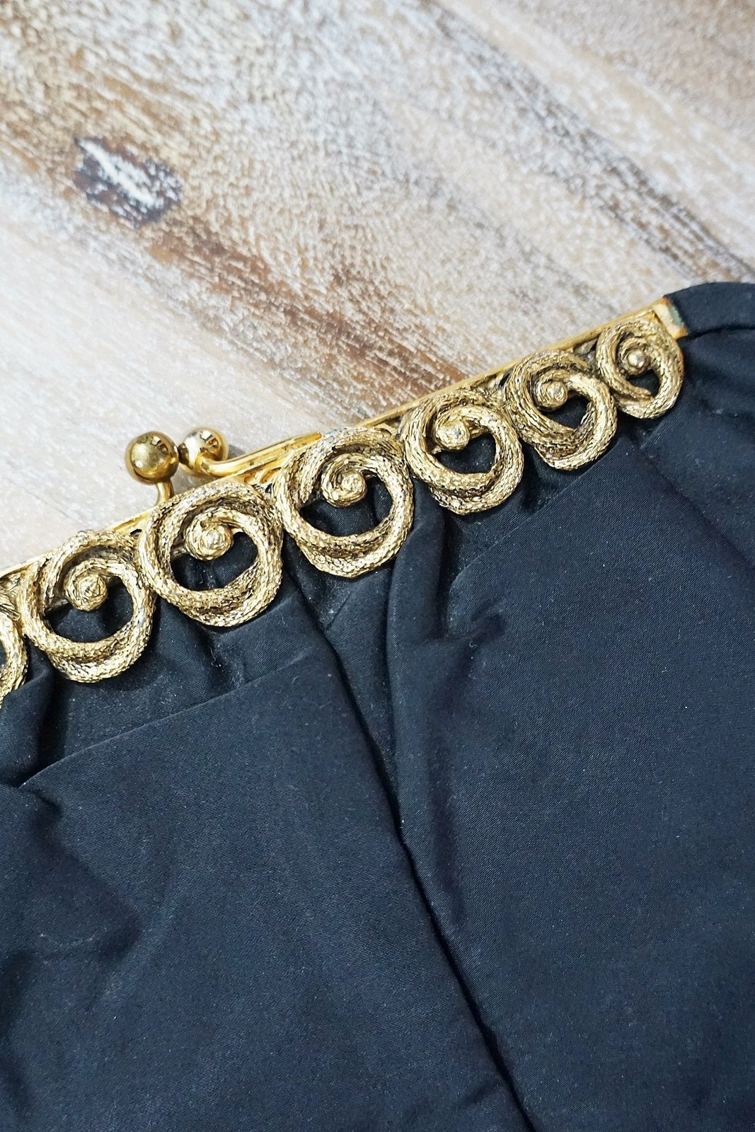 Vintage Black Satin Clutch bag-closiTherapi | vinTage