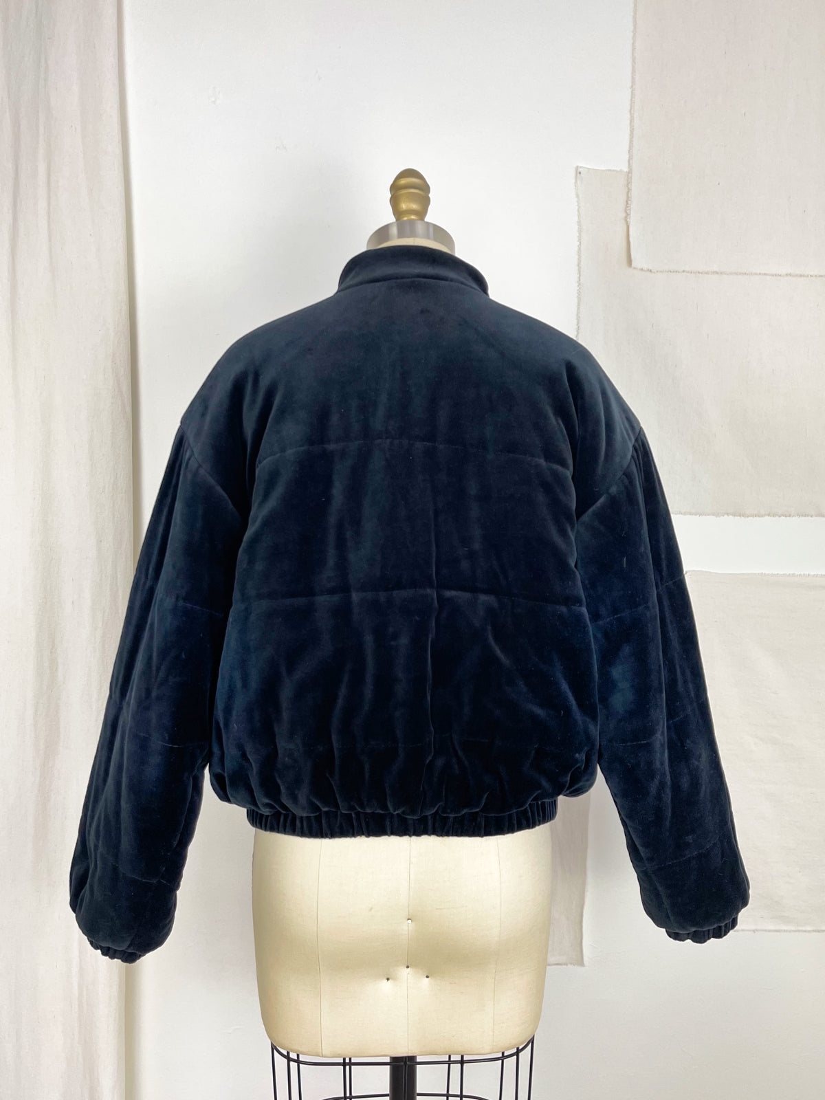 Vintage Black Velour Puffer Jacket-closiTherapi | vinTage