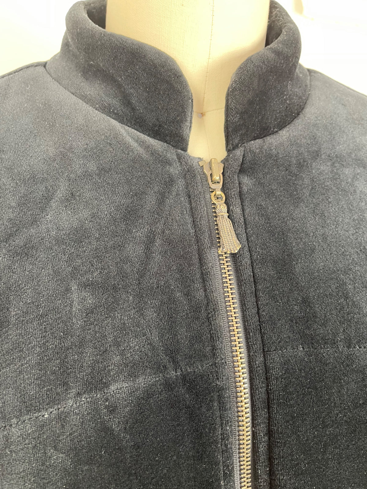 Vintage Black Velour Puffer Jacket-closiTherapi | vinTage