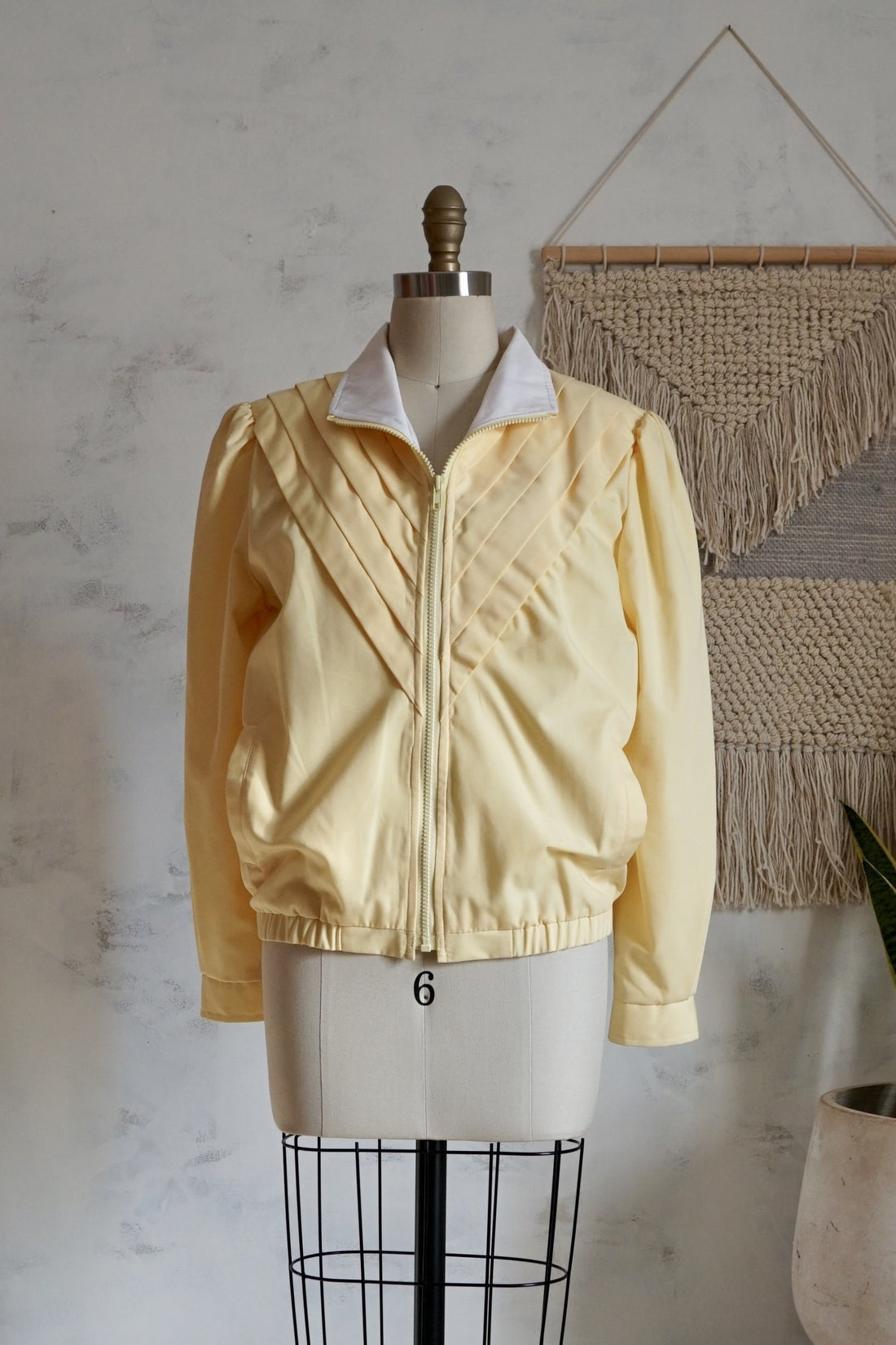 Vintage Buttercream Poplin Jacket-closiTherapi | vinTage