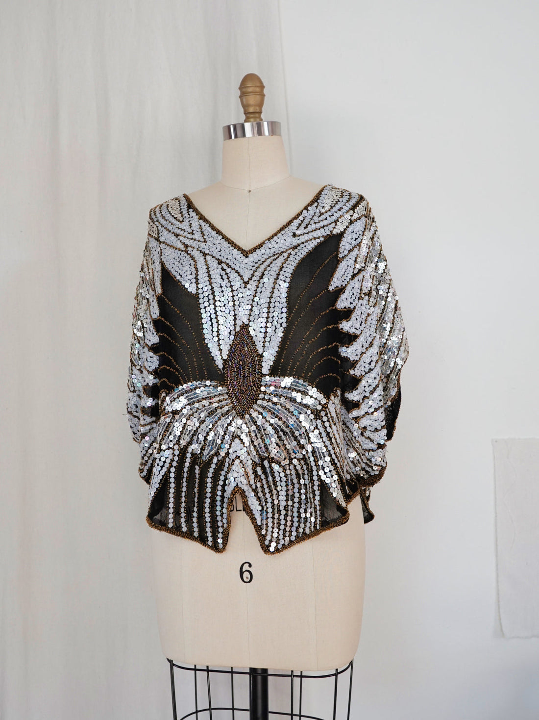 Vintage Butterfly Silk Sequin Top-closiTherapi | vinTage