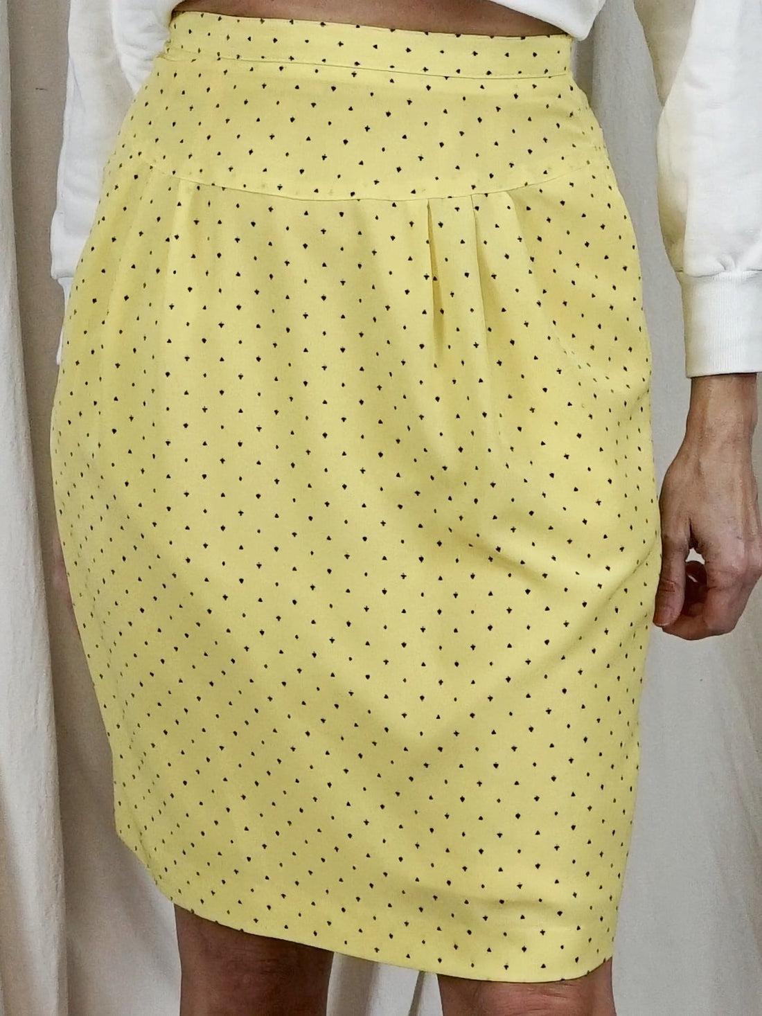 Vintage Canary Yellow Pencil Skirt-closiTherapi | vinTage