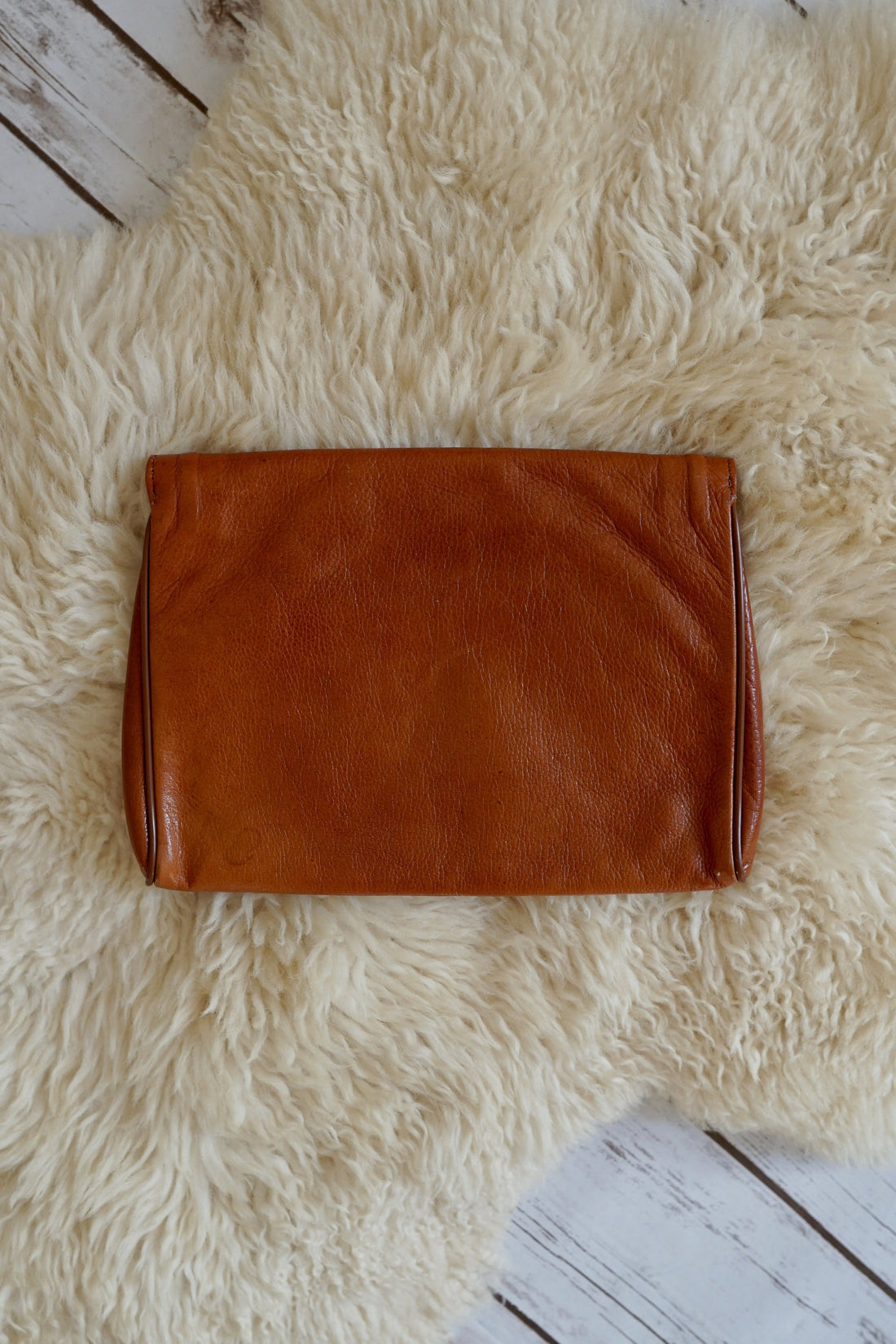 Vintage Caramel Leather Bag-closiTherapi | vinTage
