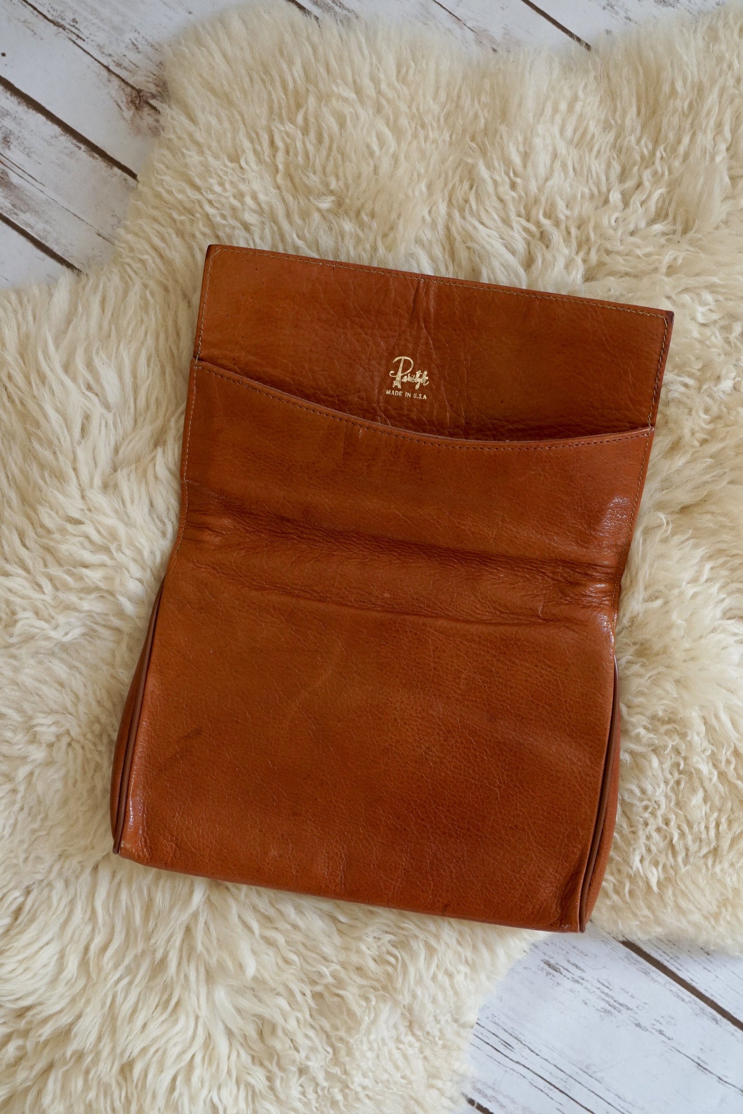 Vintage Caramel Leather Bag-closiTherapi | vinTage