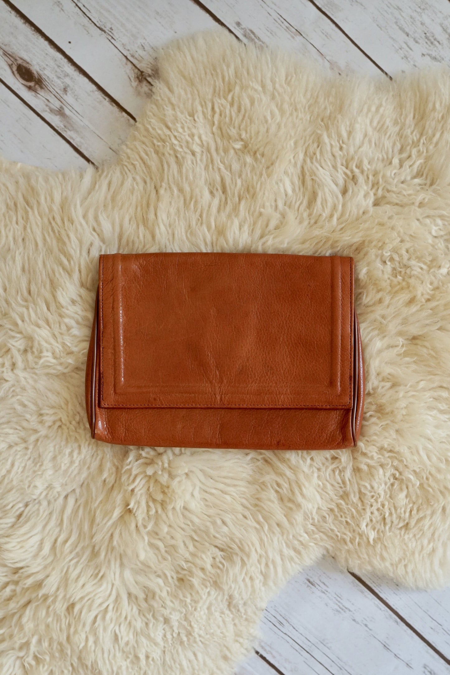 Vintage Caramel Leather Bag-closiTherapi | vinTage