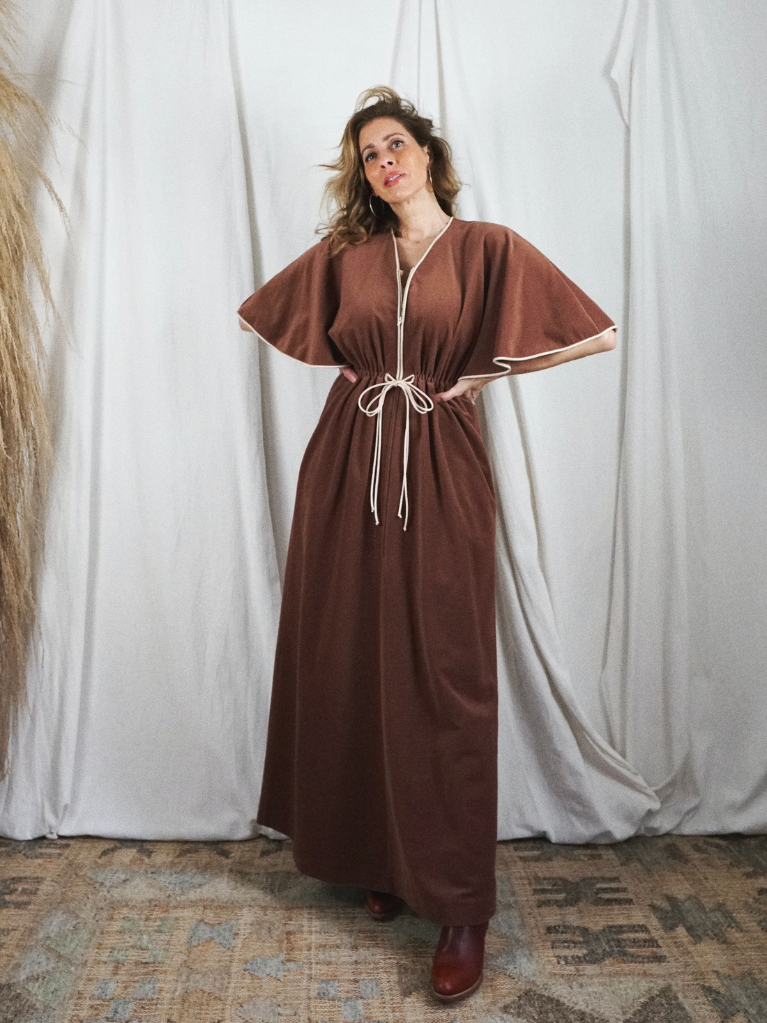 Vintage Carob Butterfly Sleeve Dress-closiTherapi | vinTage