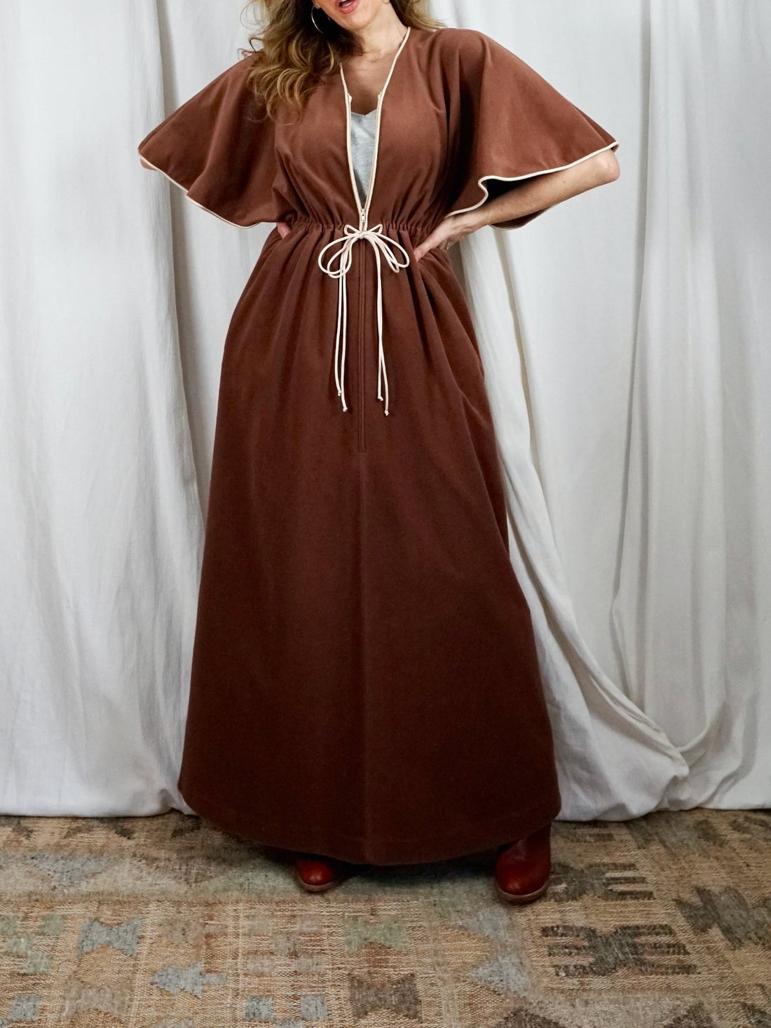 Vintage Carob Butterfly Sleeve Dress-closiTherapi | vinTage