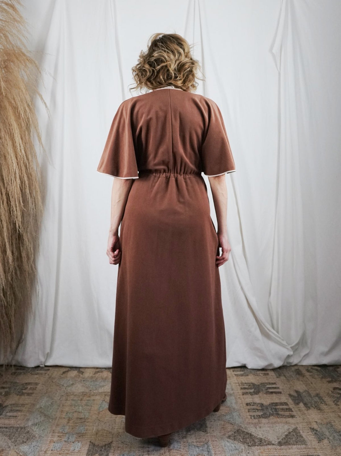 Vintage Carob Butterfly Sleeve Dress-closiTherapi | vinTage