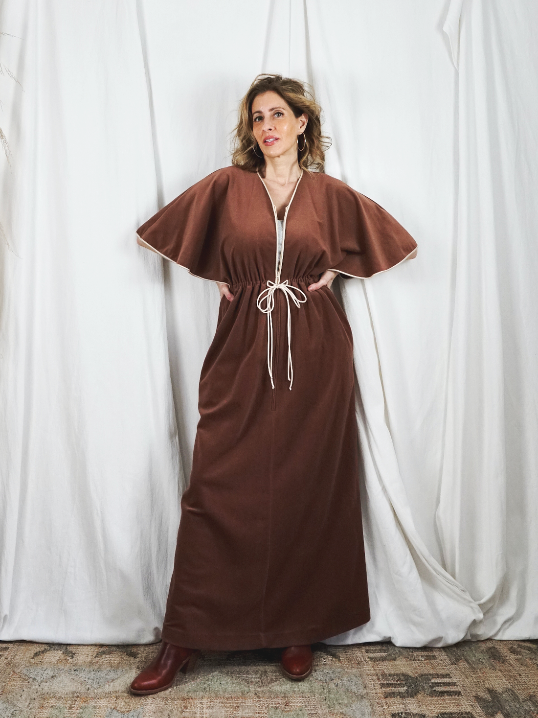 Vintage Carob Butterfly Sleeve Dress-closiTherapi | vinTage