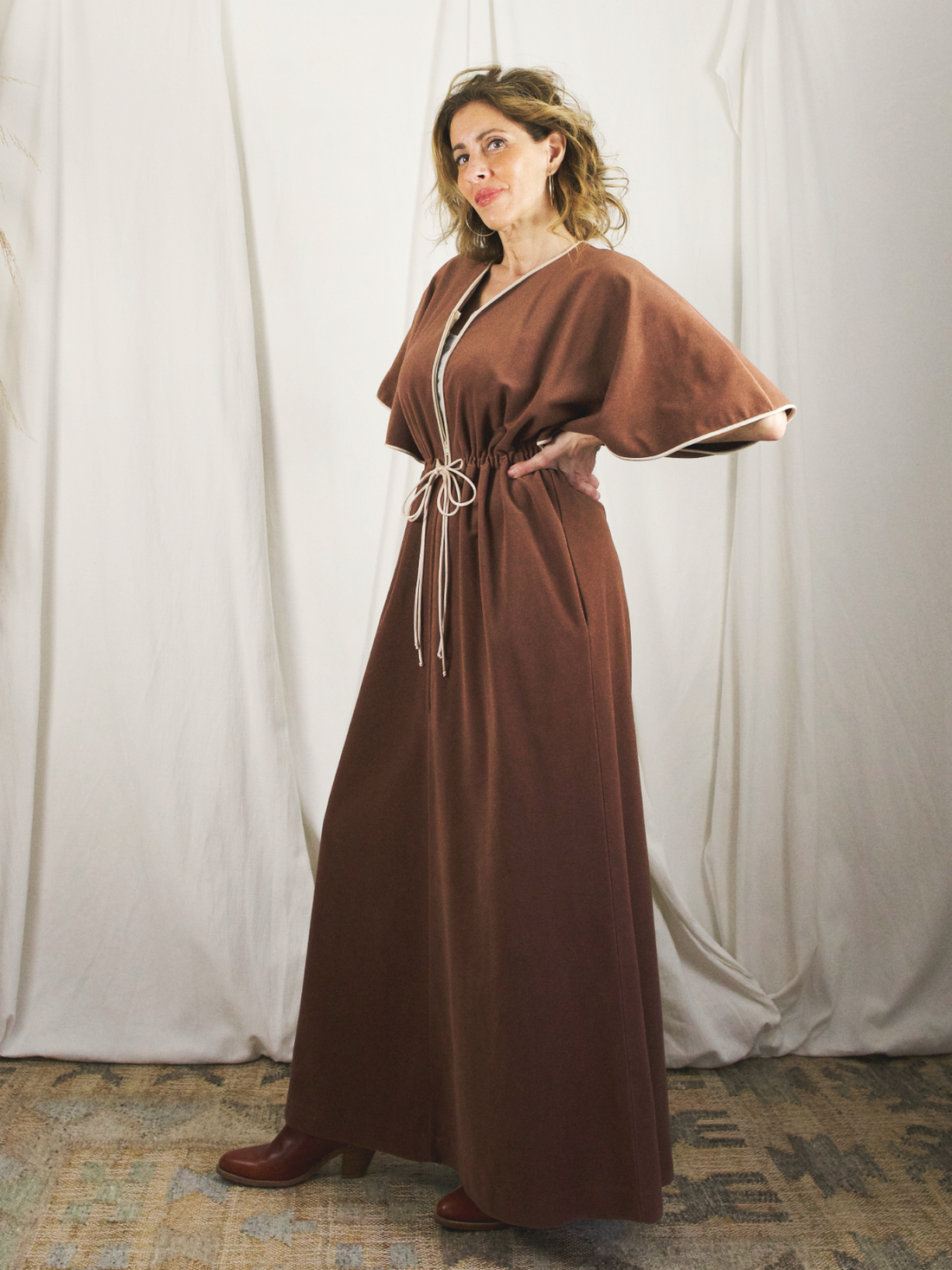 Vintage Carob Butterfly Sleeve Dress-closiTherapi | vinTage