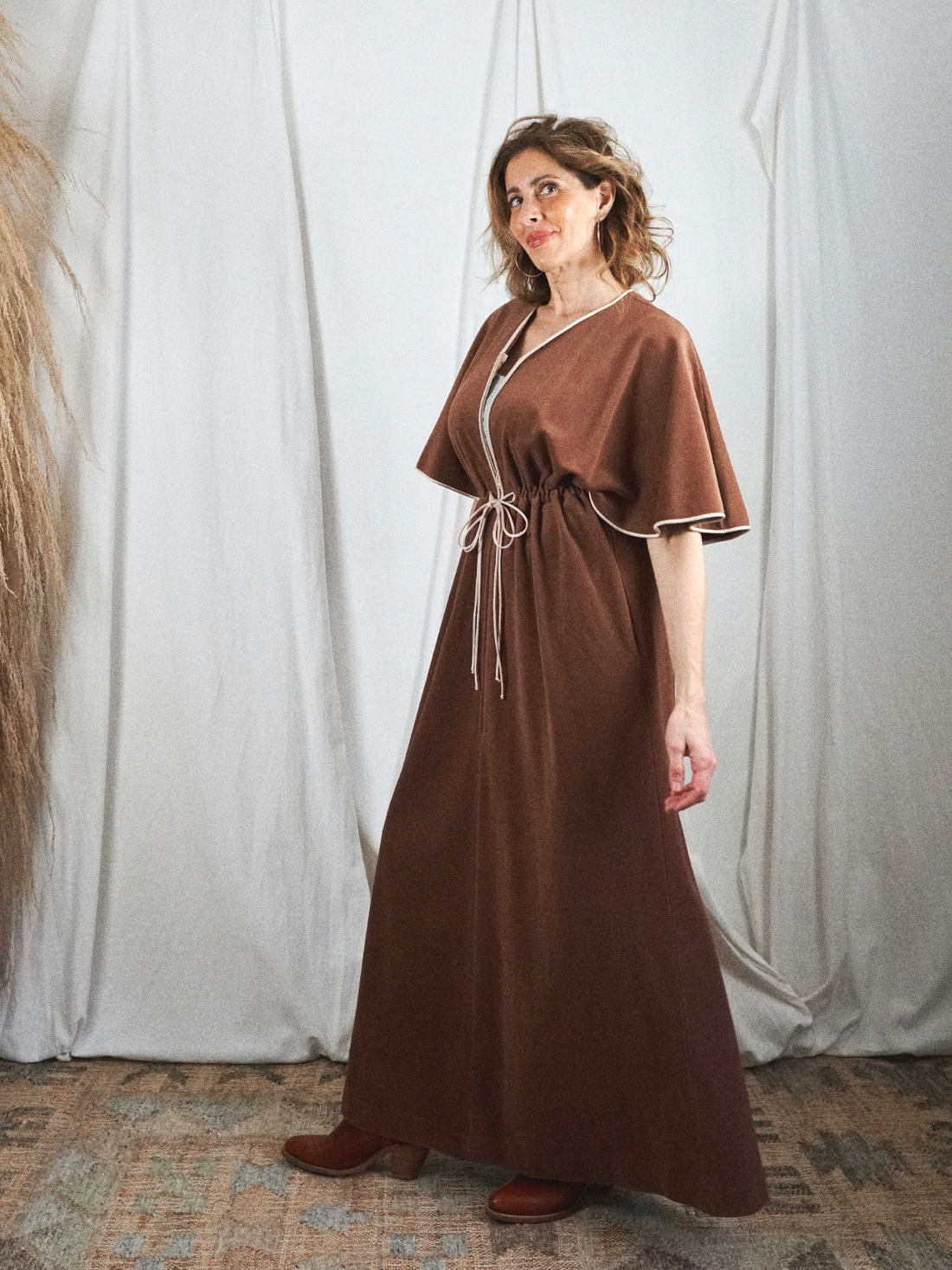 Vintage Carob Butterfly Sleeve Dress-closiTherapi | vinTage