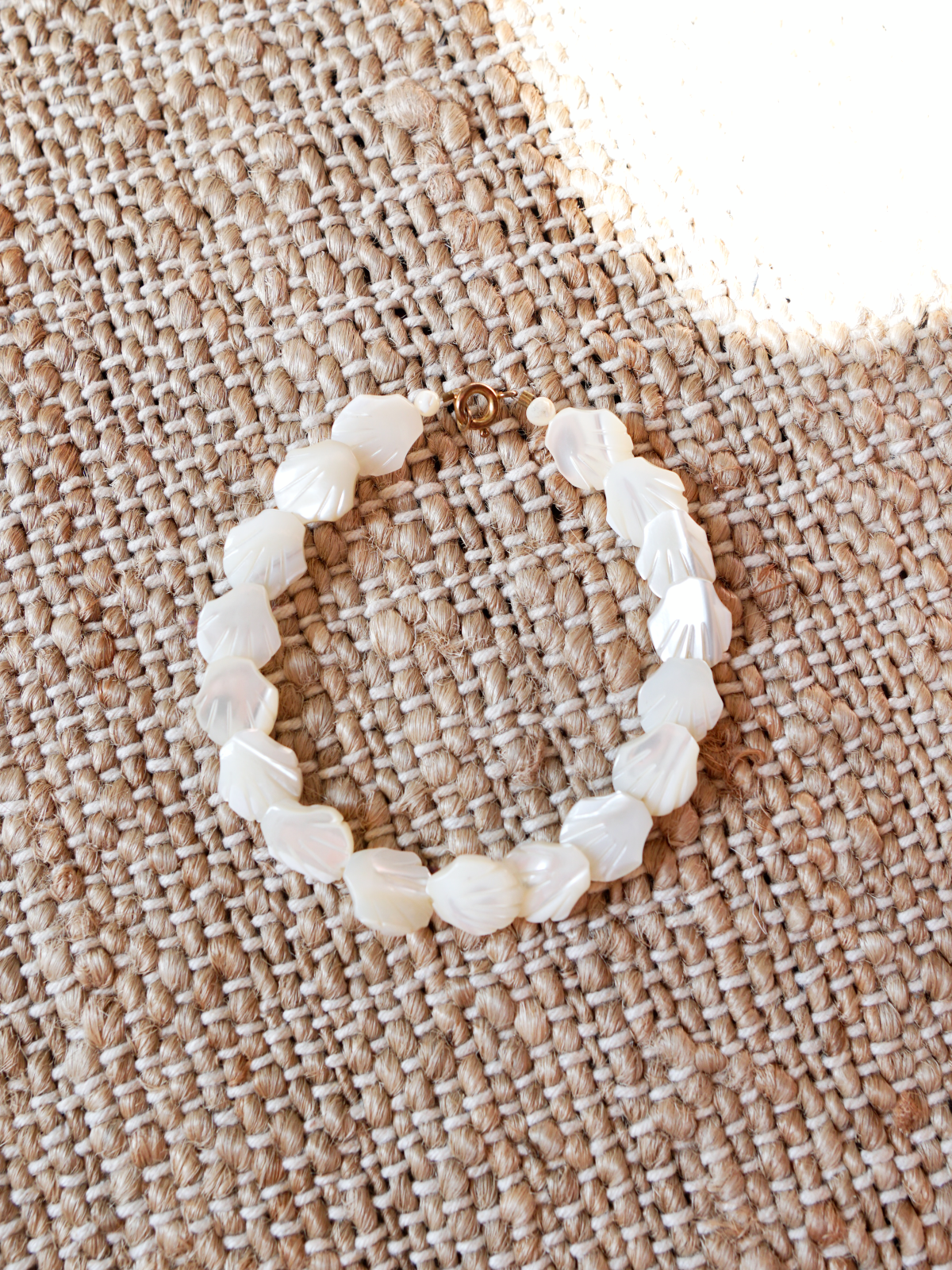 Vintage Carved Shell Mother Of Pearl Bracelet-closiTherapi | vinTage