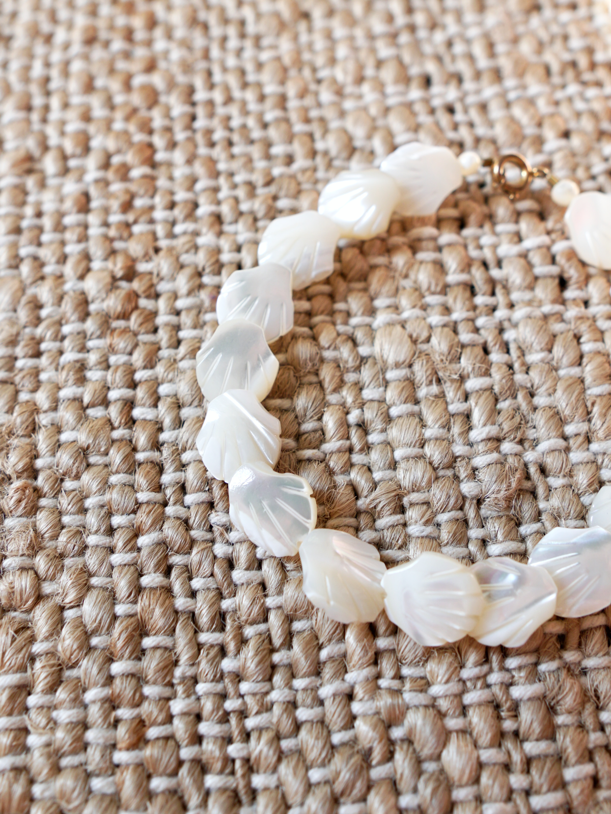 Vintage Carved Shell Mother Of Pearl Bracelet-closiTherapi | vinTage
