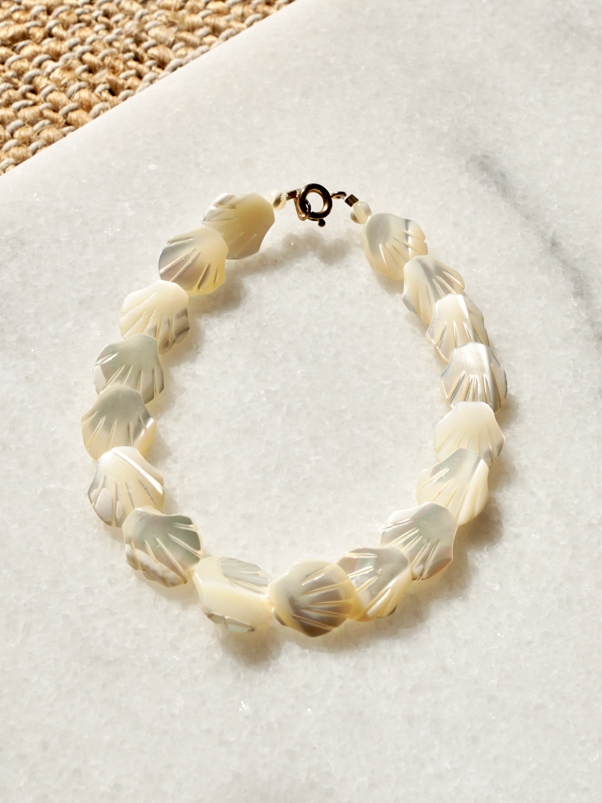 Vintage Carved Shell Mother Of Pearl Bracelet-closiTherapi | vinTage