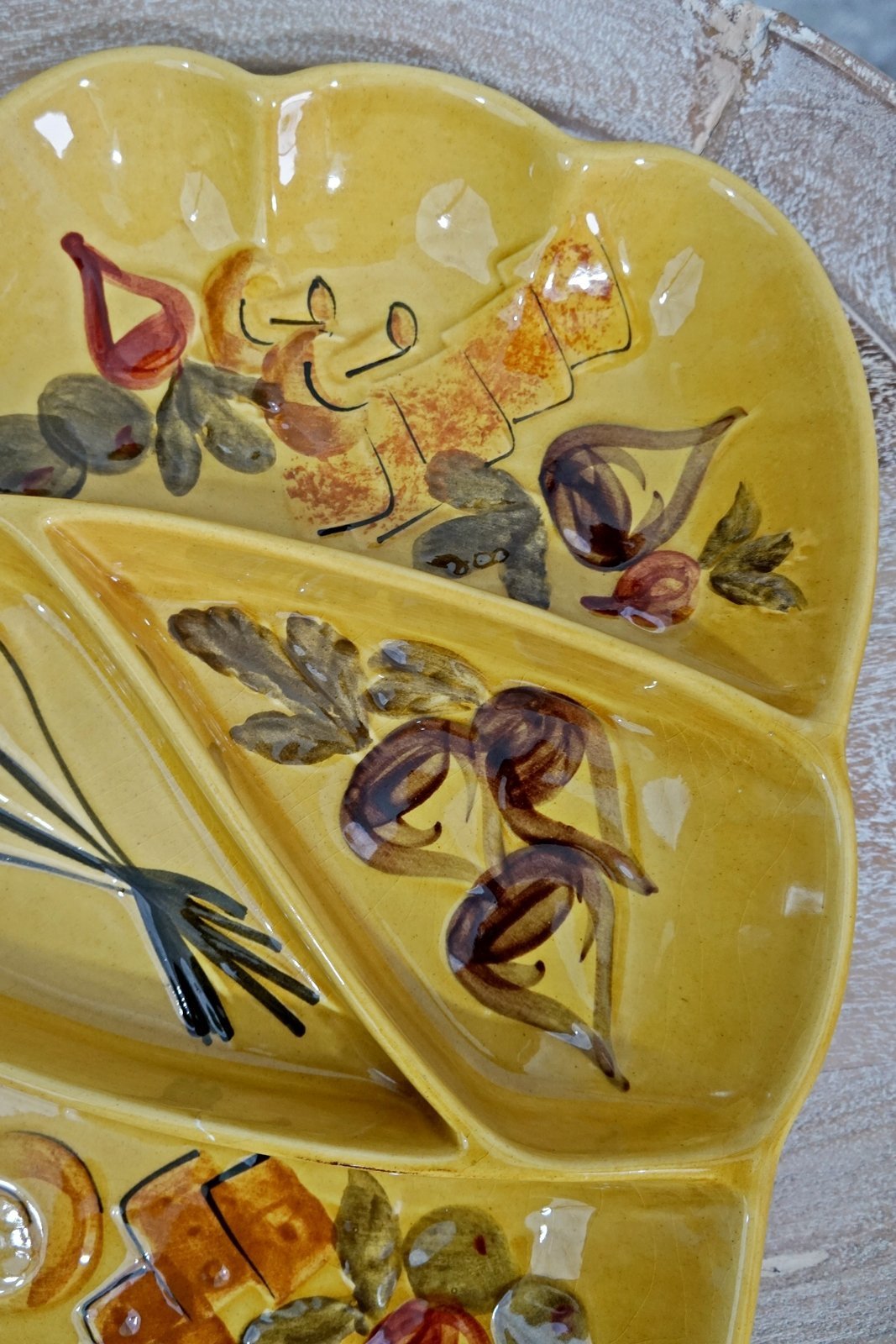 Vintage Ceramic Serving Dish-closiTherapi | vinTage