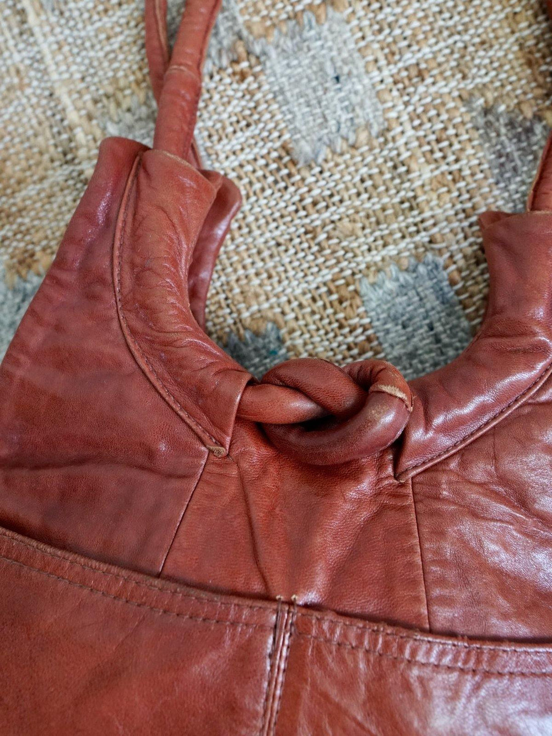 Vintage Cinnamon Hobo Leather Bag-closiTherapi | vinTage