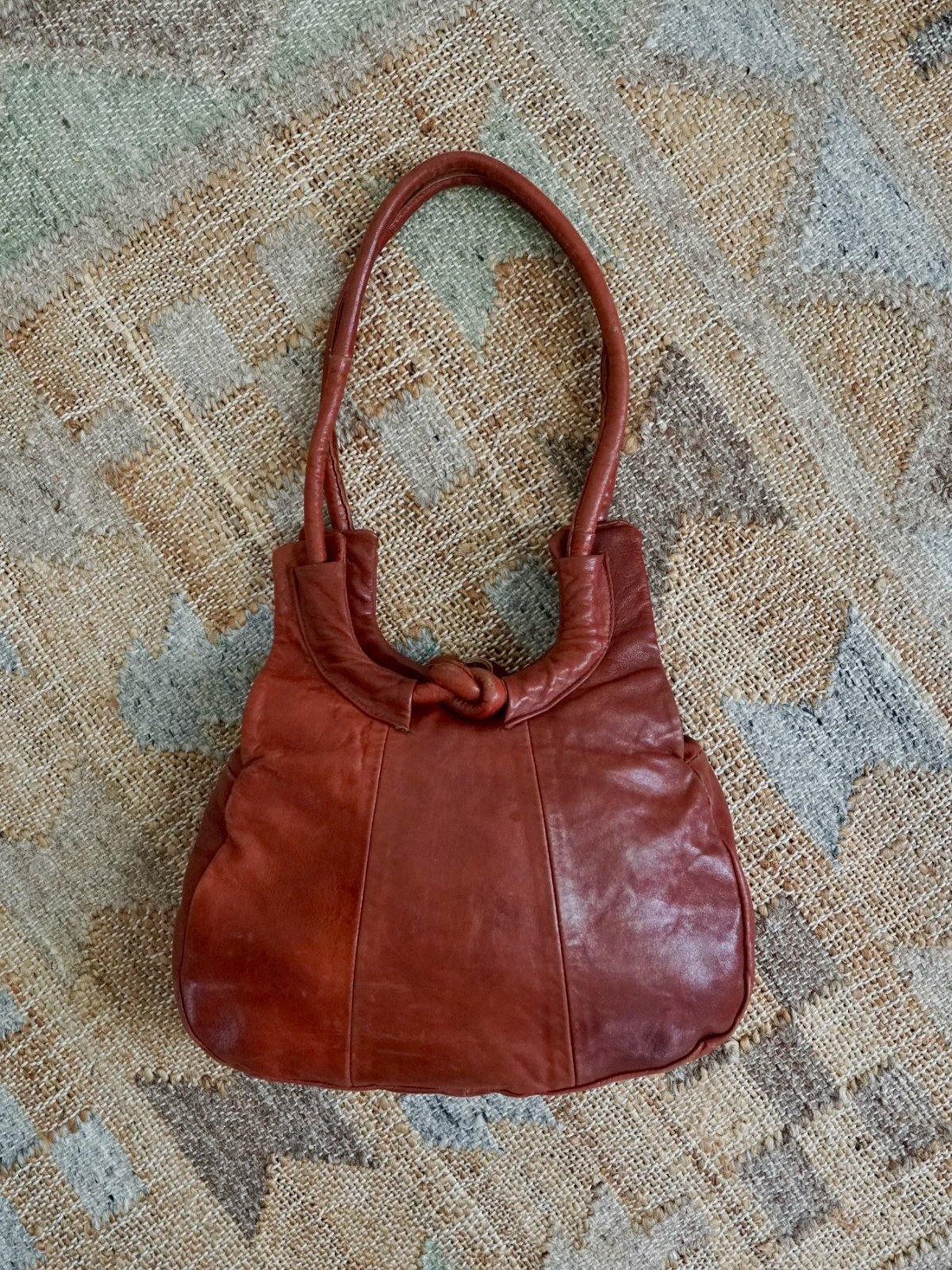 Vintage Cinnamon Hobo Leather Bag-closiTherapi | vinTage