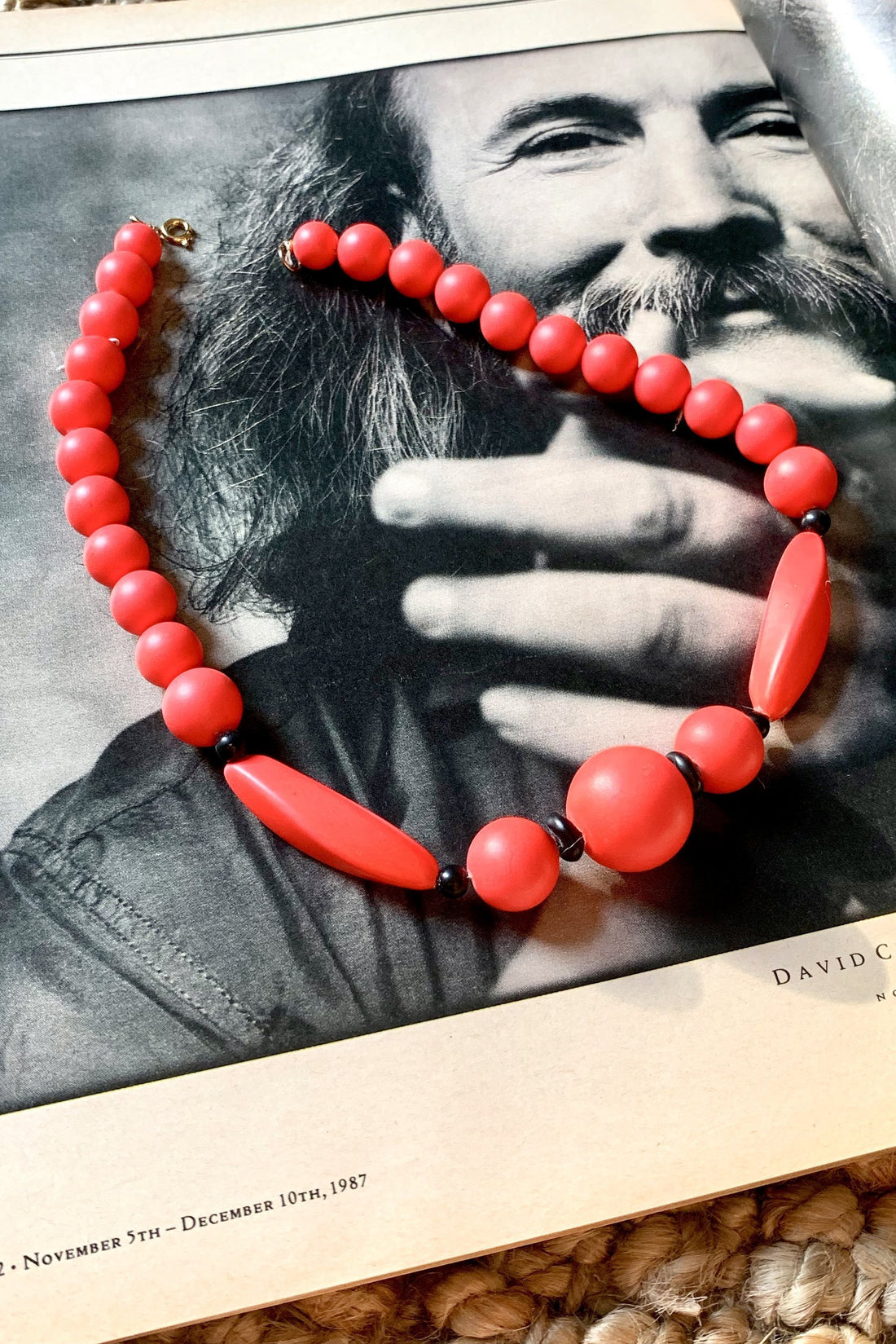 Vintage Coral Bead Necklace-closiTherapi | vinTage