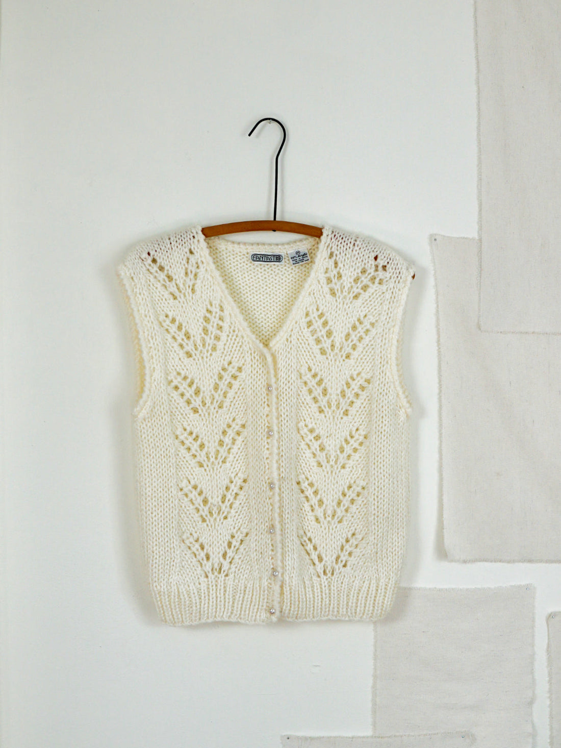 Vintage Crochet Pearl Button Sweater Vest-closiTherapi | vinTage