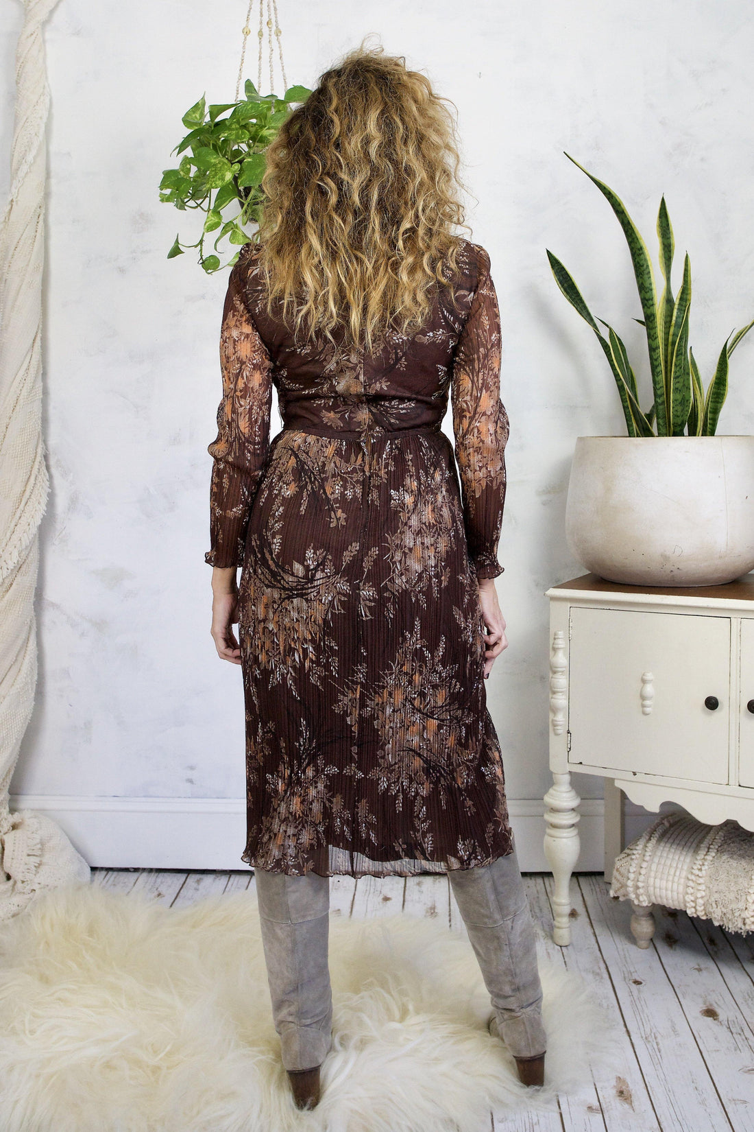 Vintage Dark Floral Pleated Dress-closiTherapi | vinTage