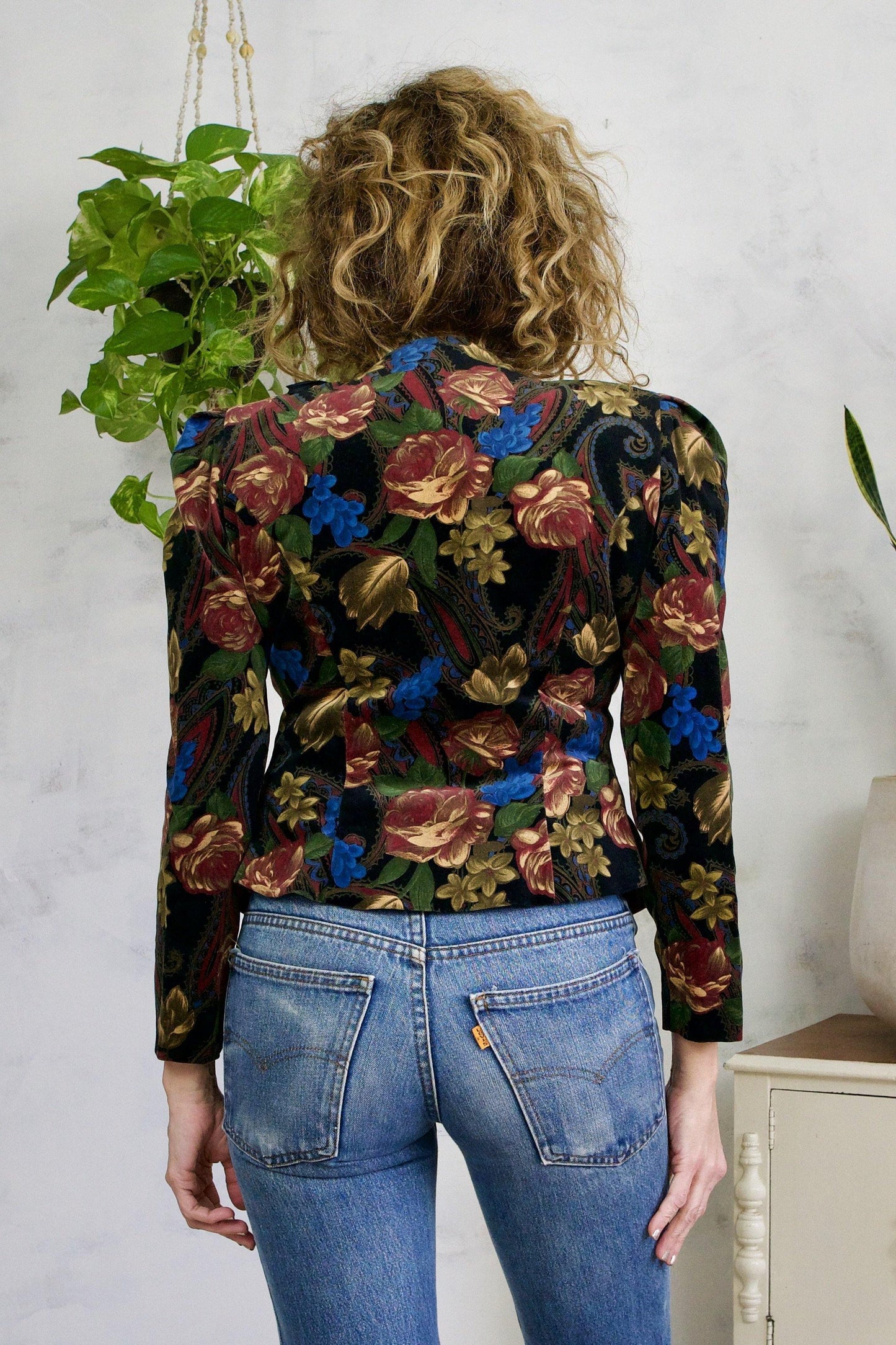 Vintage Dark Velvet Floral Blazer-closiTherapi | vinTage