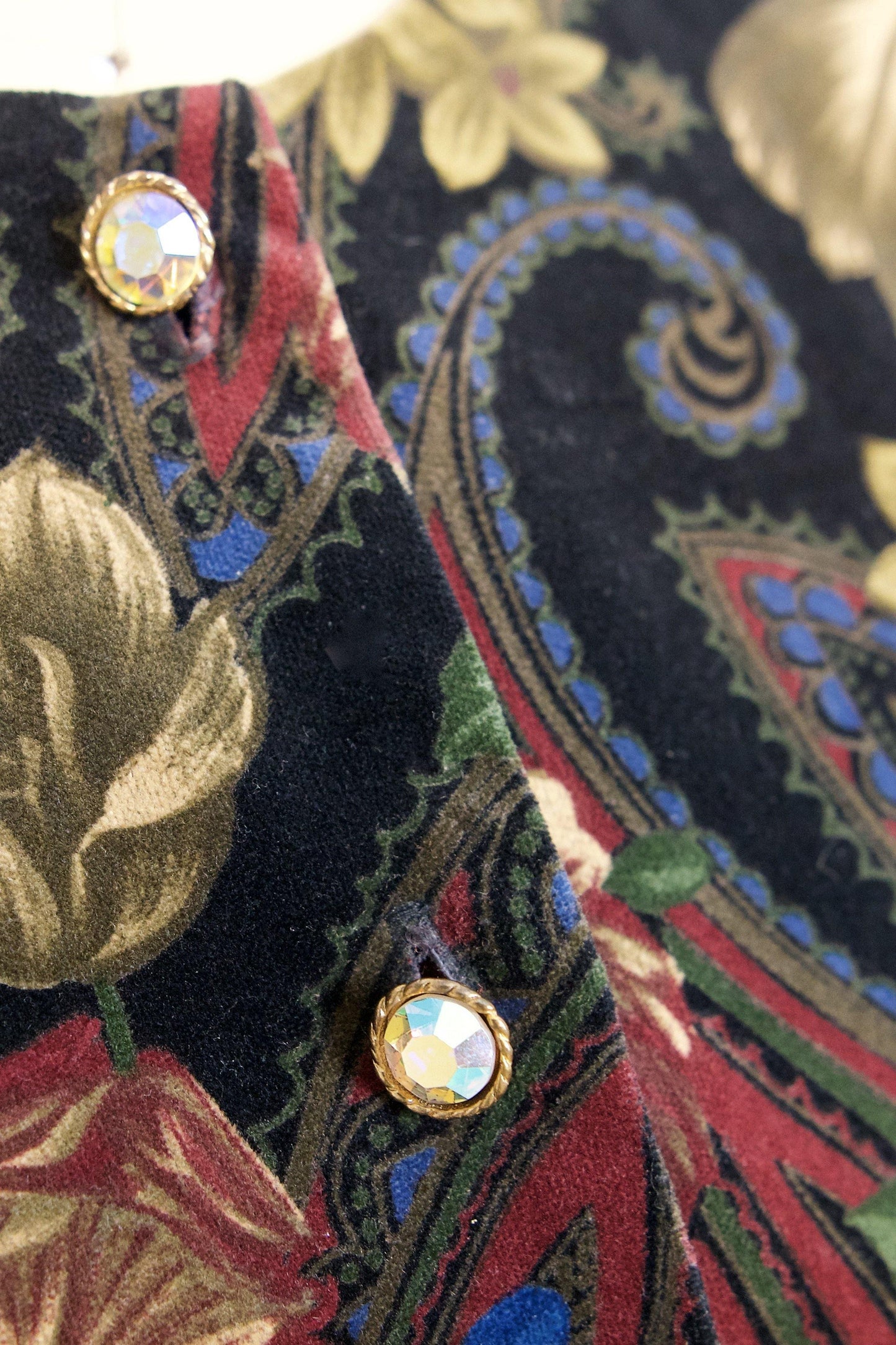 Vintage Dark Velvet Floral Blazer-closiTherapi | vinTage