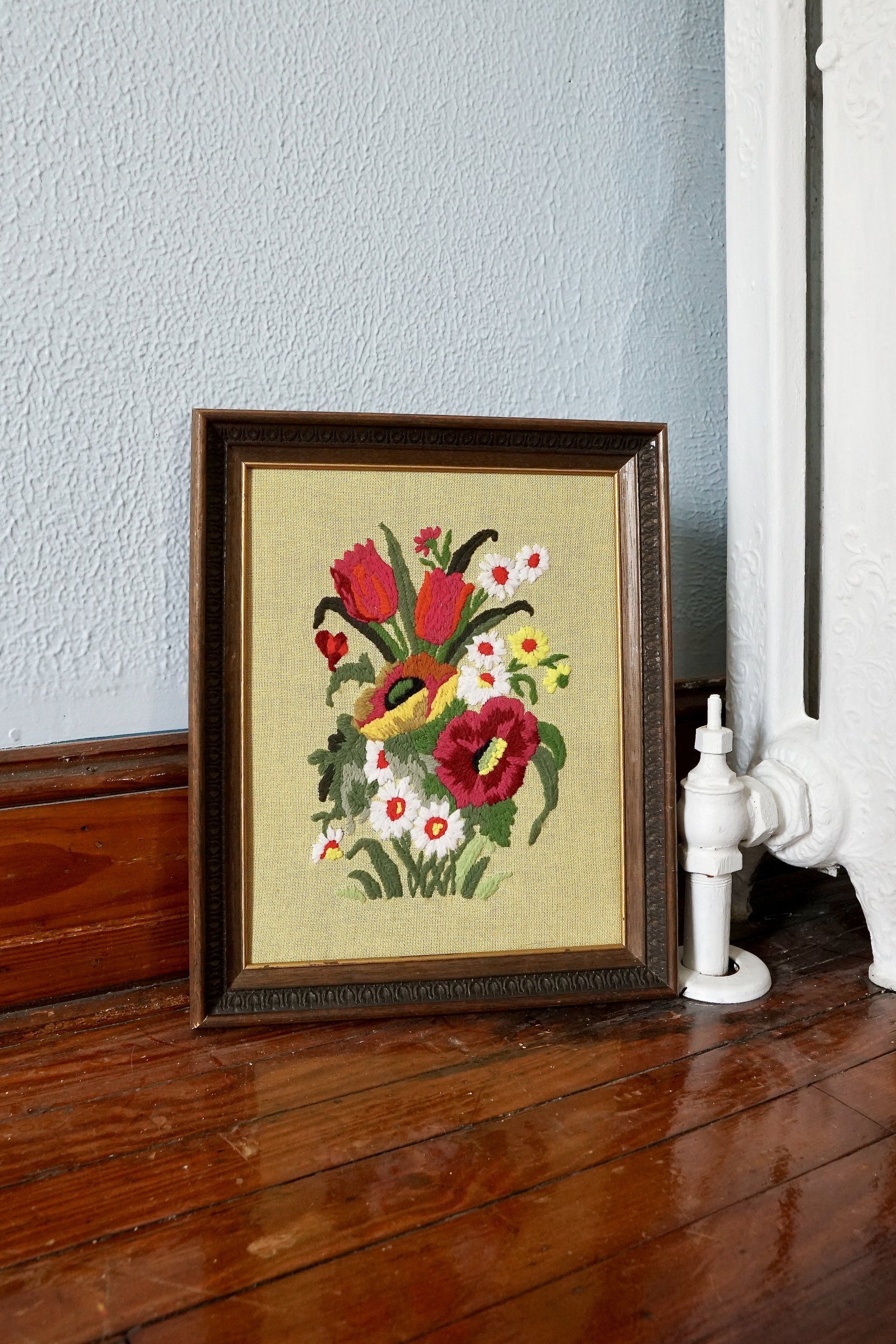Vintage-Embroidery-Floral-  display picture 1