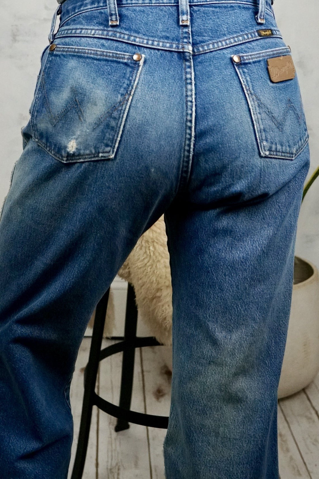 Vintage Faded Wrangler Jeans - 32" Waist-closiTherapi | vinTage
