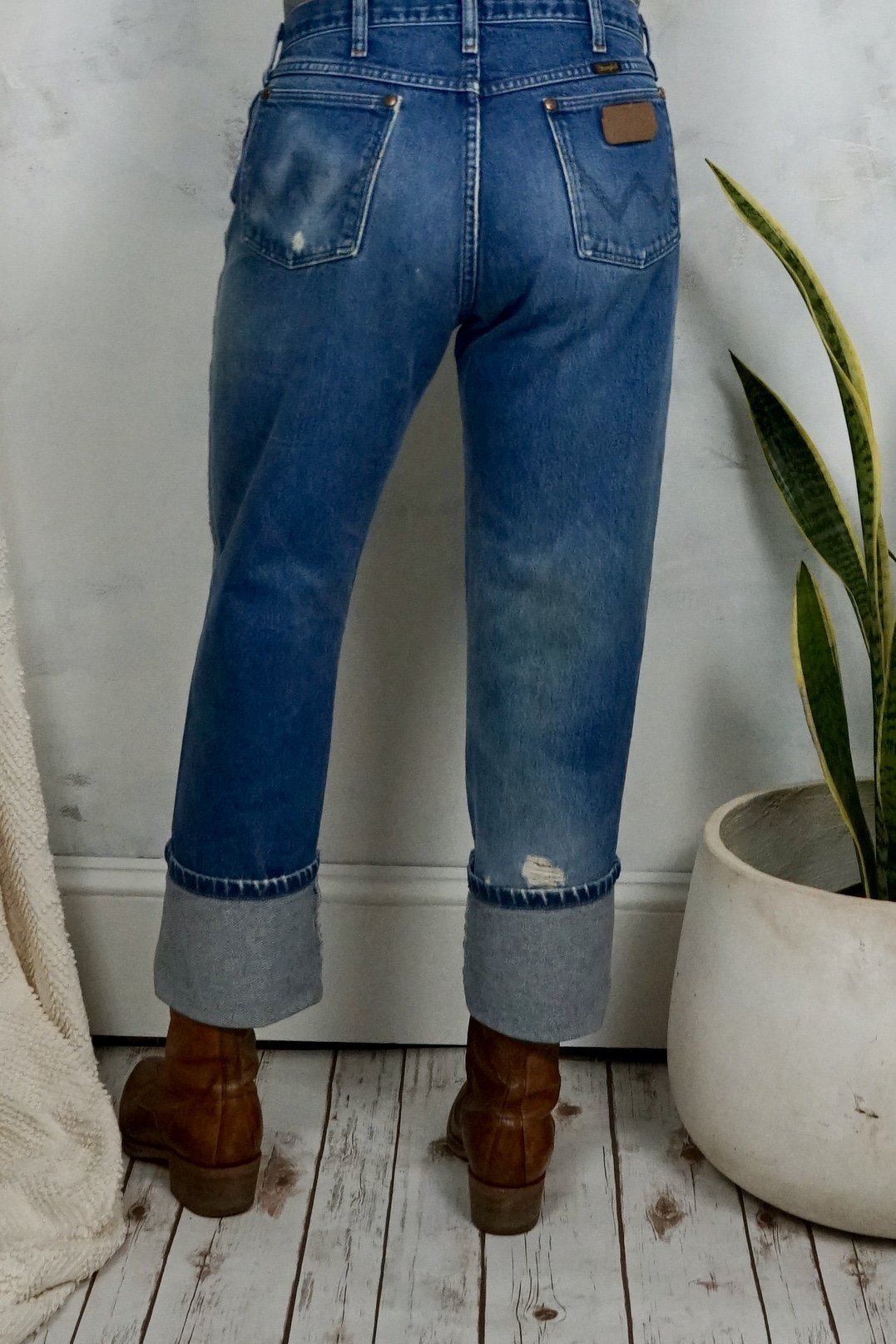 Vintage Faded Wrangler Jeans - 32" Waist-closiTherapi | vinTage