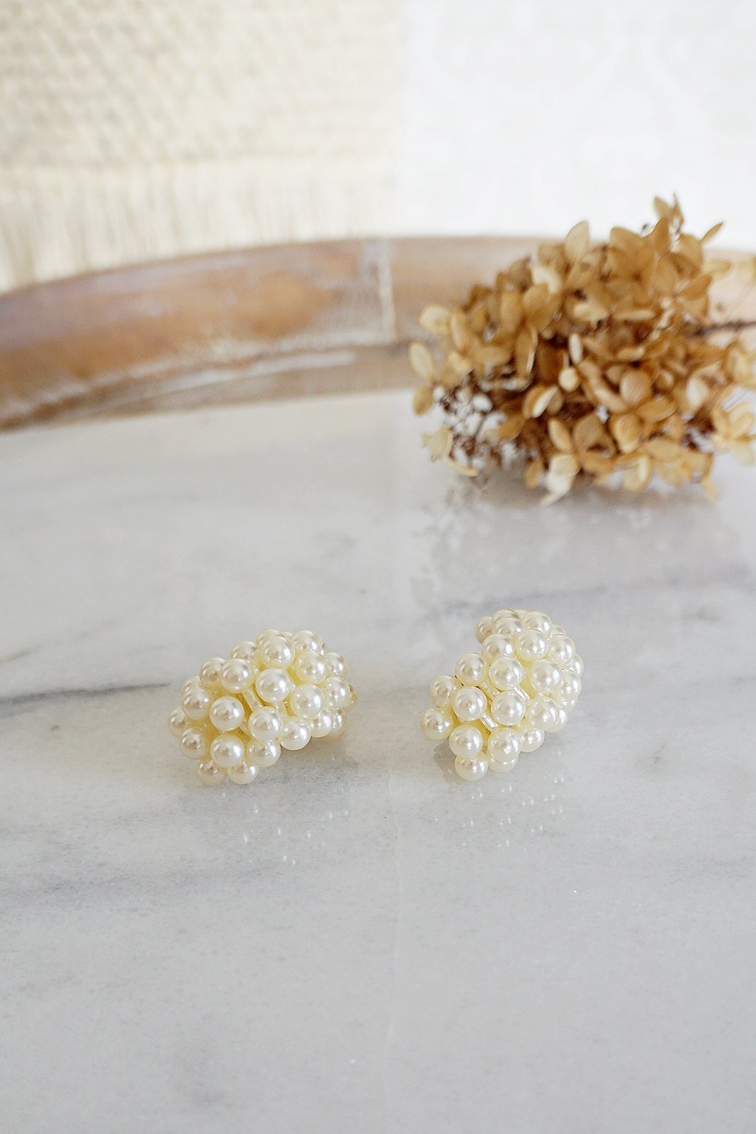 Vintage Faux Pearl Crescent Earrings-closiTherapi | vinTage