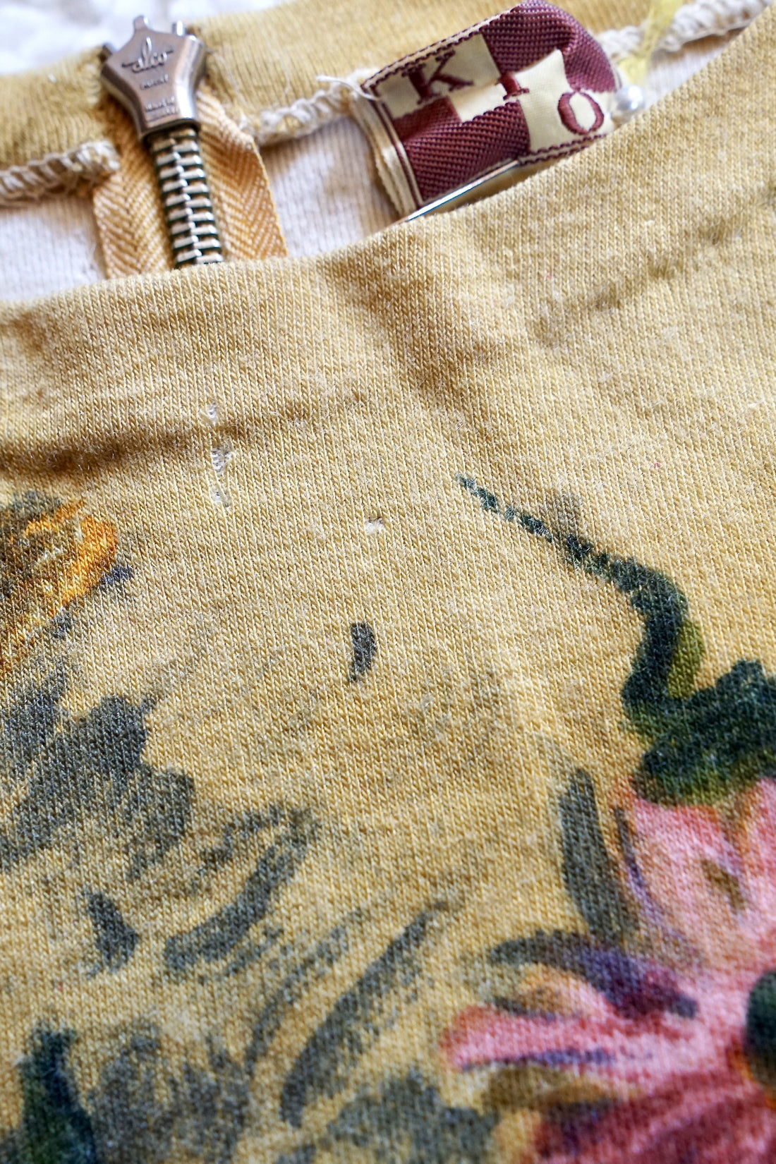 Vintage Floral Garden Watercolor Sweater-closiTherapi | vinTage