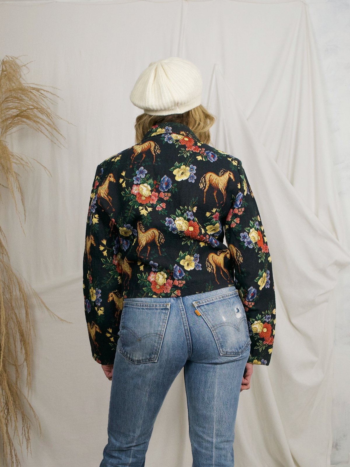 Vintage Floral Horse Motif Tapestry Jacket-closiTherapi | vinTage