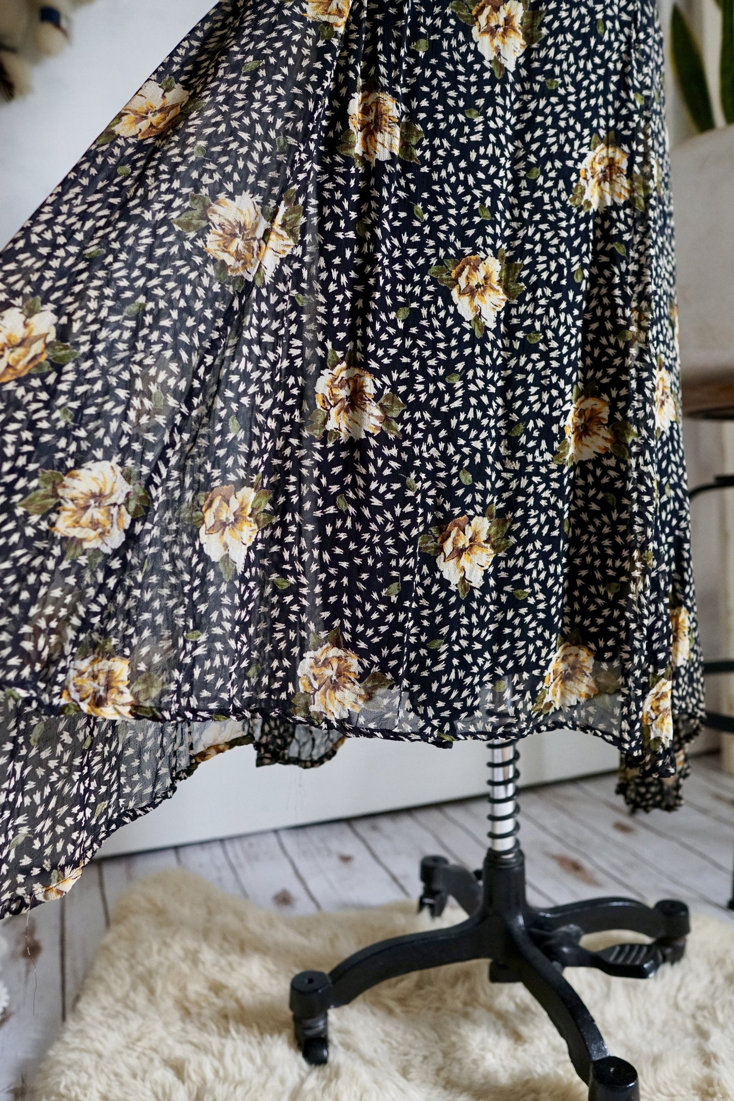 Vintage Floral Maxi Dress-closiTherapi | vinTage