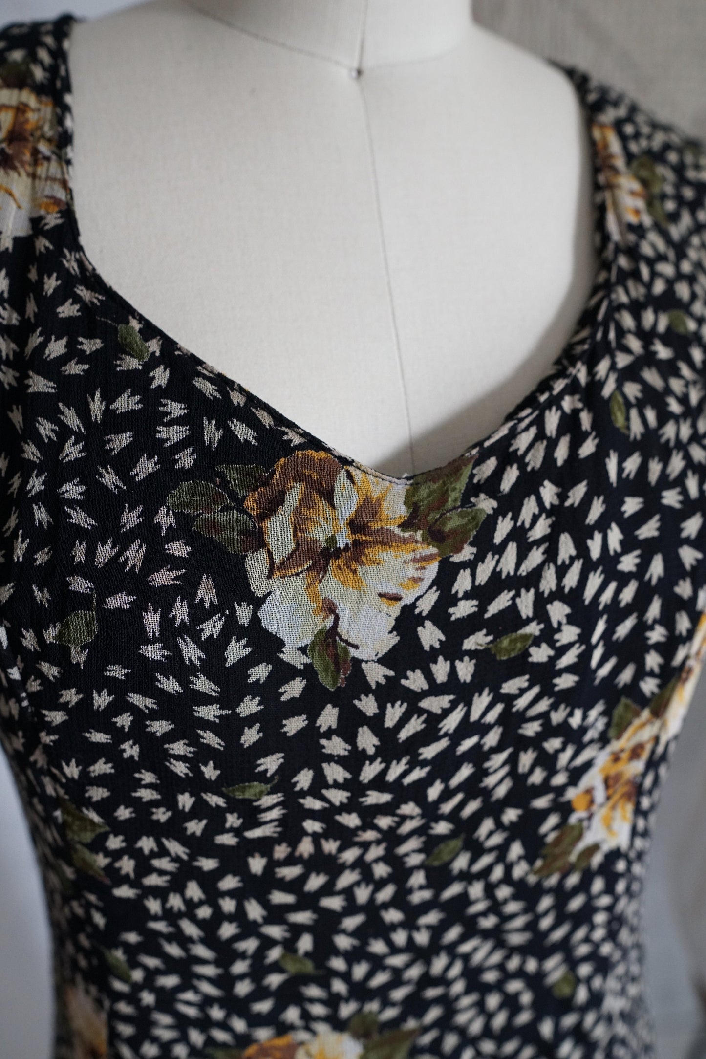 Vintage Floral Maxi Dress-closiTherapi | vinTage