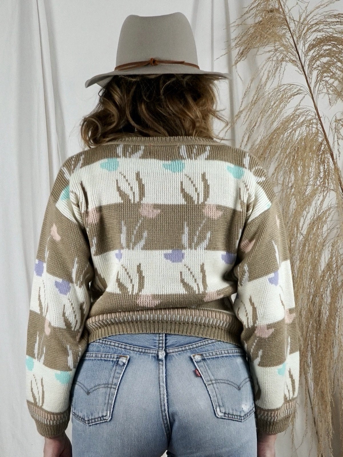 Vintage Floral Tulip Pastel Sweater-closiTherapi | vinTage
