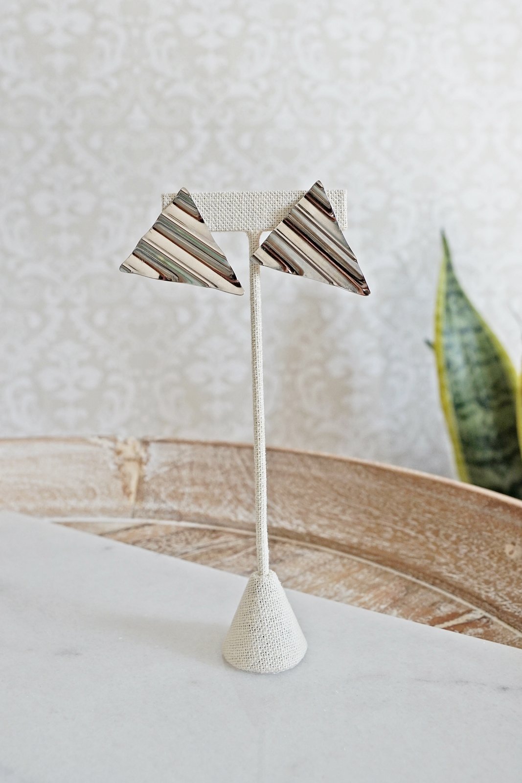 Vintage Galactic Ripple Triangle Earrings-closiTherapi | vinTage