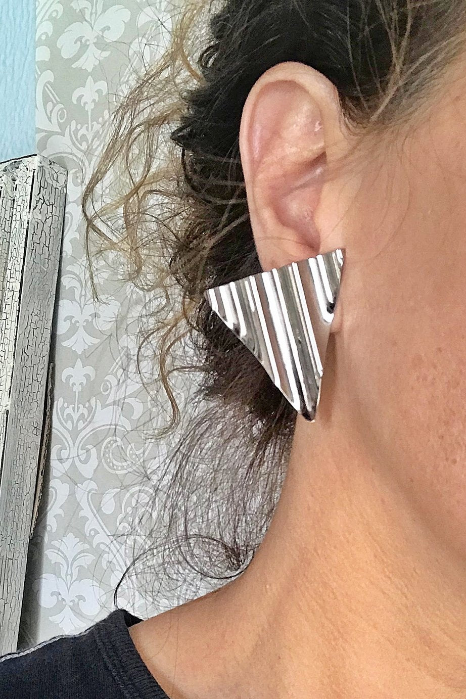 Vintage Galactic Ripple Triangle Earrings-closiTherapi | vinTage