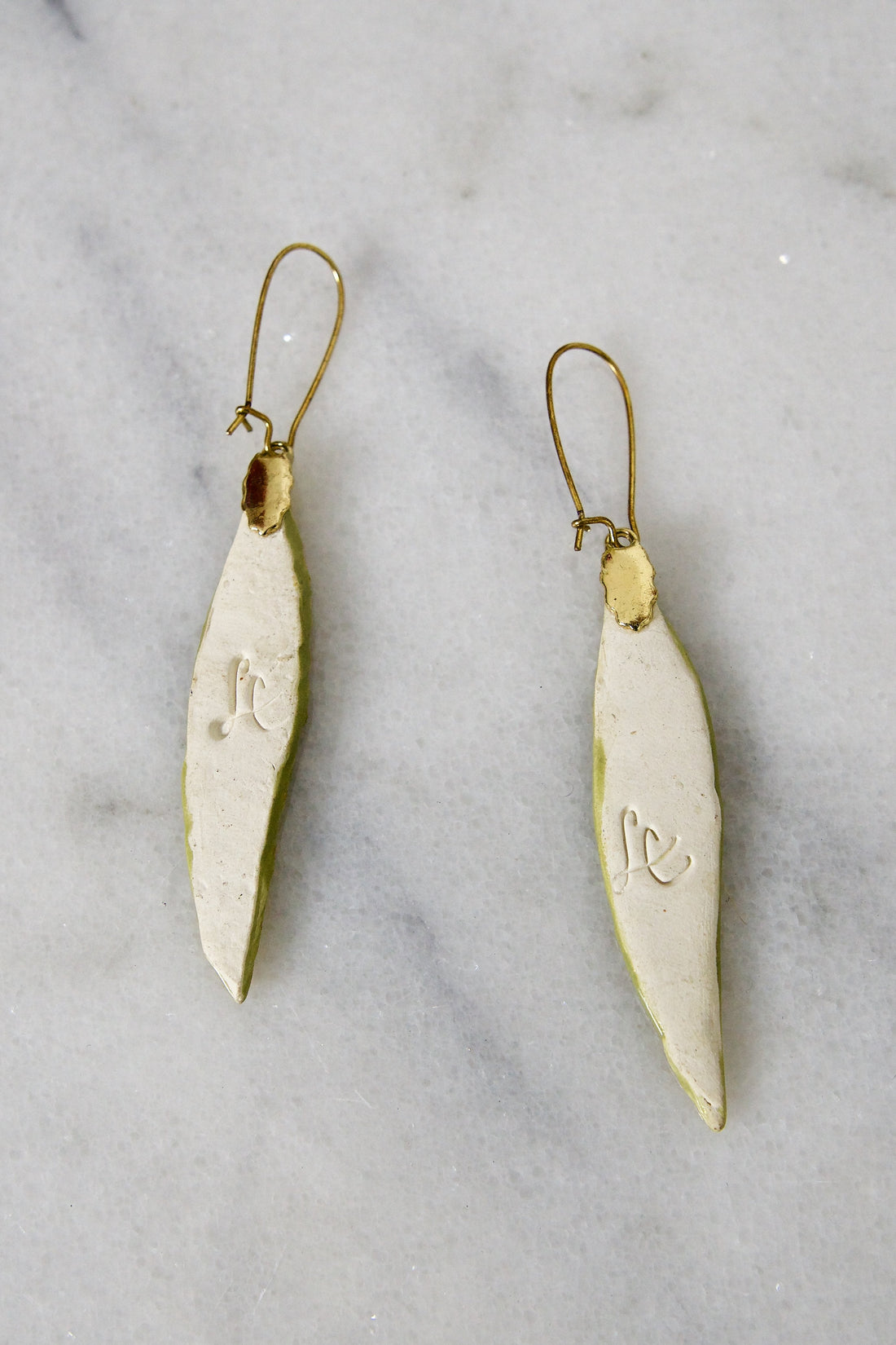 Vintage Gilded Leaf Elongated Ceramic Earrings-closiTherapi | vinTage