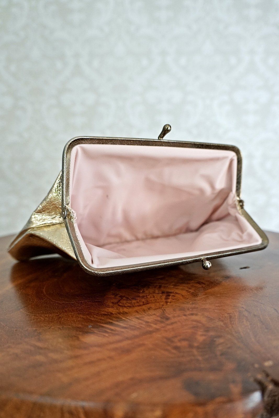 Vintage Gold Petite Cosmetic Clutch-closiTherapi | vinTage