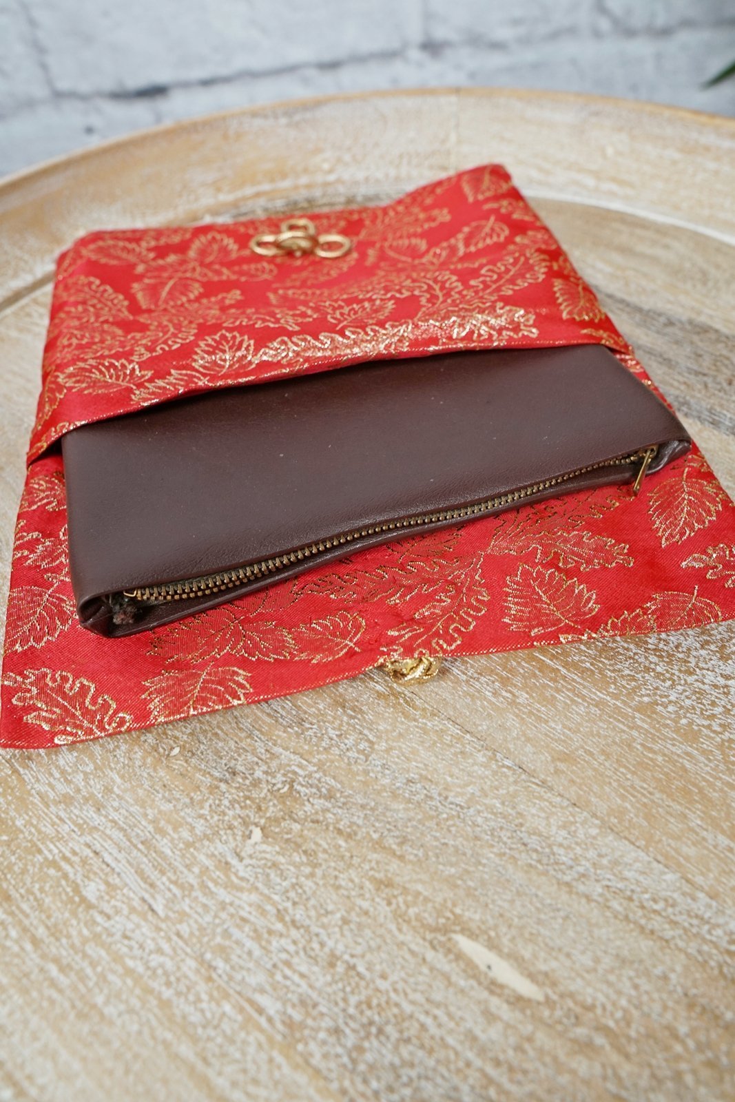 Vintage Golden Metallic Leaf Clutch Bag-closiTherapi | vinTage