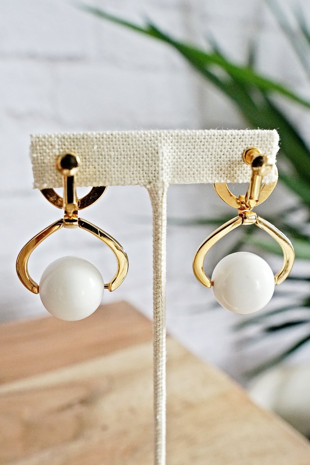 Vintage Golden Orb Spinner Earrings-closiTherapi | vinTage