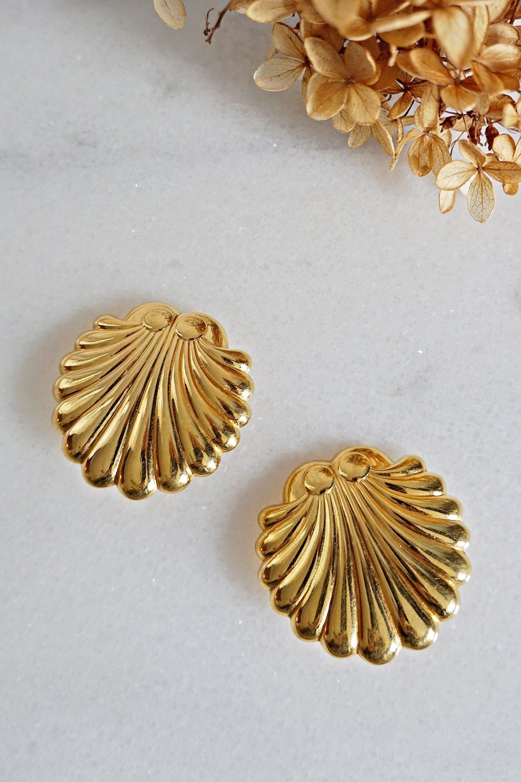 Vintage Golden Shells Scalloped Earrings-closiTherapi | vinTage