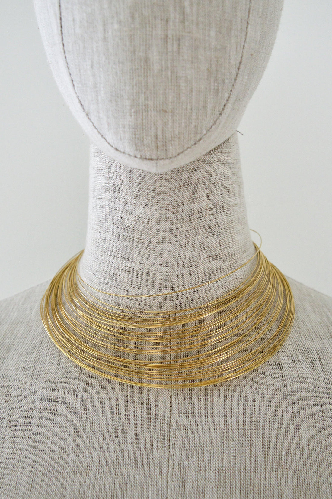 Vintage Golden Wire Choker Necklace-closiTherapi | vinTage