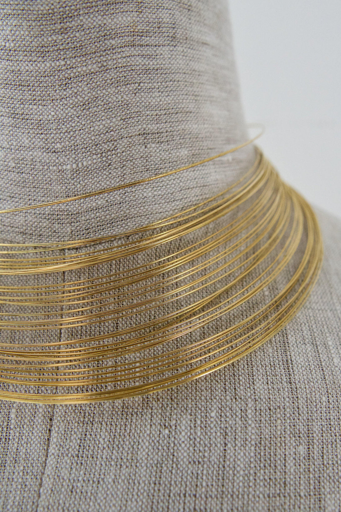 Vintage Golden Wire Choker Necklace-closiTherapi | vinTage